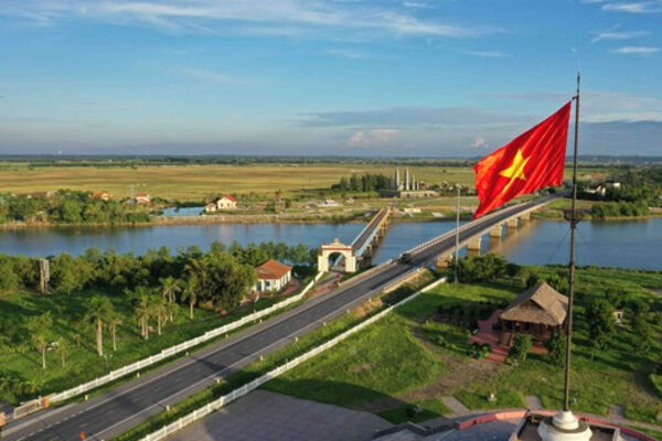 Hien Luong Bridge – Symbol of national reunification