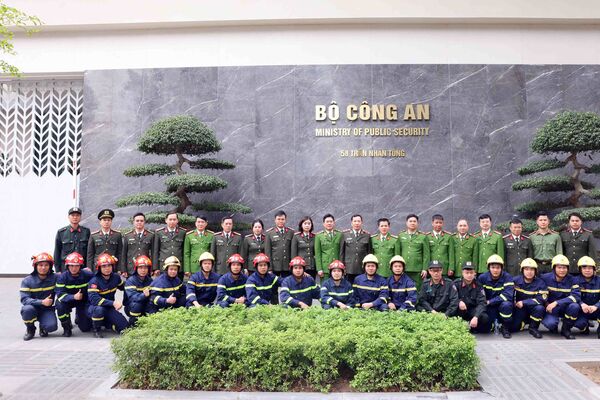 Vietnam’s Ministry of Public Security team begins rescue operations in Myanmar