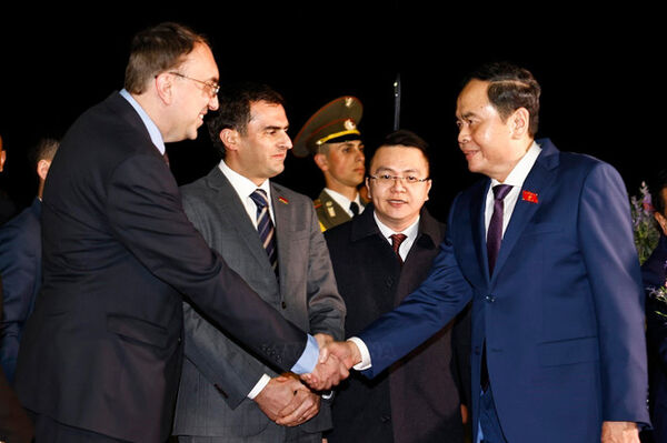 <b>Legislative leader begins official visit to Armenia</b>