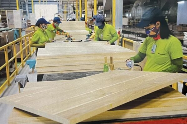 <b>Vietnam advised to
flexibly adapt to newly US tariff policy</b>