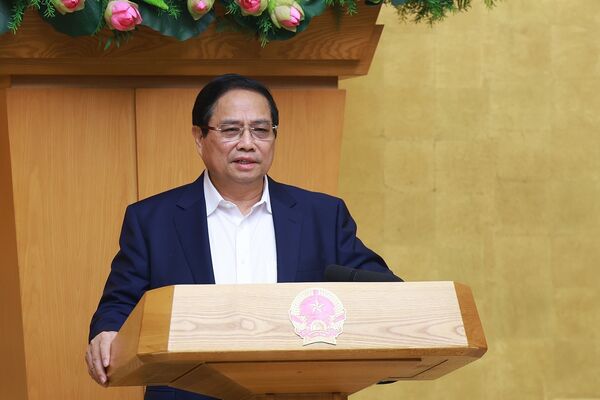 PM calls for flexible response to US tariffs, maintaining 8% growth target