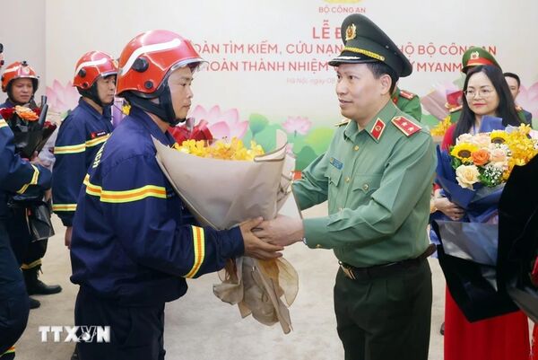 <b>Ministry of Public Security rescue team successfully completes mission
in Myanmar</b>