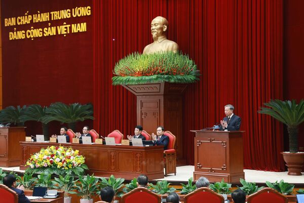 Party chief delivers keynote speech at 13th Party Central Committee’s 11th plenum