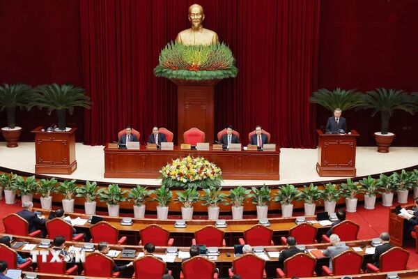 <b>First working day of 13th Party Central Committee’s 11th meeting</b>