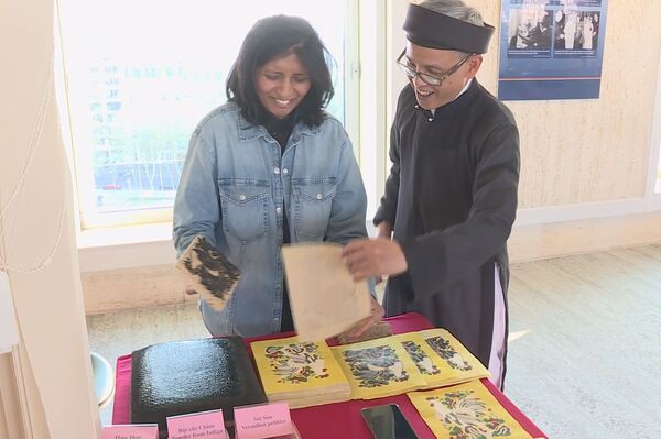 <b>Vietnam showcases Dong Ho folk paintings in Paris, seeking UNESCO's recognition</b>