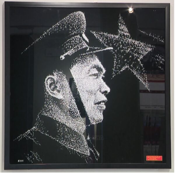 Vietnamese artist crafts portraits of national heroes with a hammer