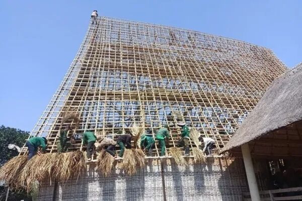 Giving a new coat to the Central Highlands' largest communal house