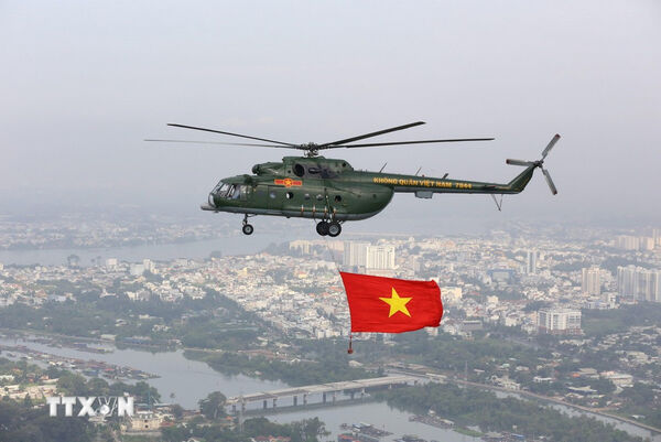  Over 10,000 people in parade rehearsal
