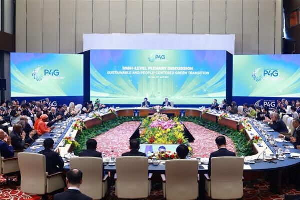 <b>PM puts forth initiatives for sustainable and people-centred green transition</b><b></b>