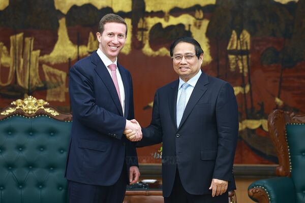PM urges Warburg Pincus to boost fair, sustainable Vietnam-US trade