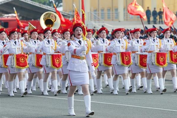 <b>Over 10,000 people join first parade rehearsal in Ho Chi Minh City</b>