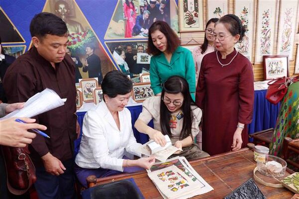 PM spouse meets ASEAN women’s group of Hanoi