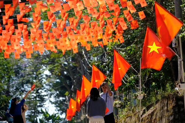 Streets of glory: Da Lat comes alive with flags and youthful patriotism