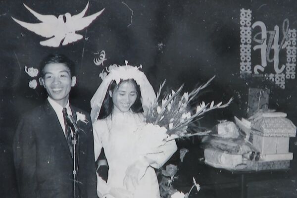 First wedding of the Liberation Army after April 30