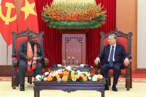 Top Vietnamese leader receives Secretary General of FRELIMO Party
