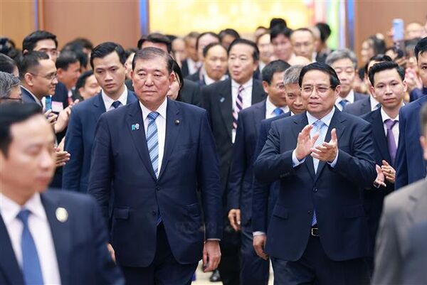 Vietnamese, Japanese PMs attend forum on strategic industries cooperation