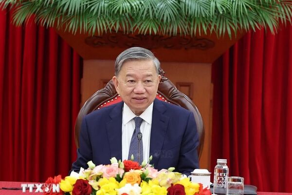 Party chief holds phone talks with European Council President