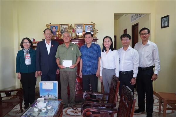 <b>Tribute paid to fallen heroes in Con Dao</b>