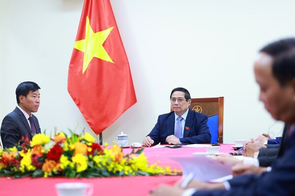 Vietnamese Prime Minister holds phone talks with Australian counterpart