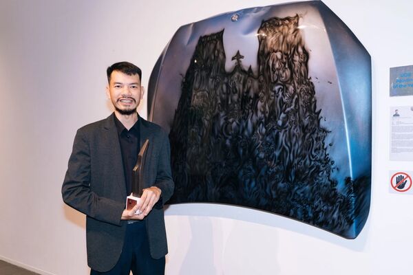 Artistic innovation on car bonnets