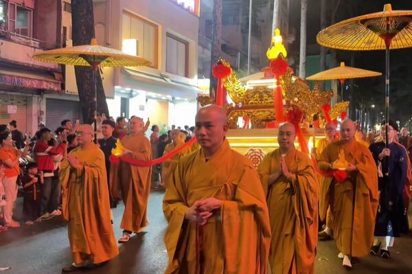 <b>Buddhist wisdom for peace and
sustainable development</b>