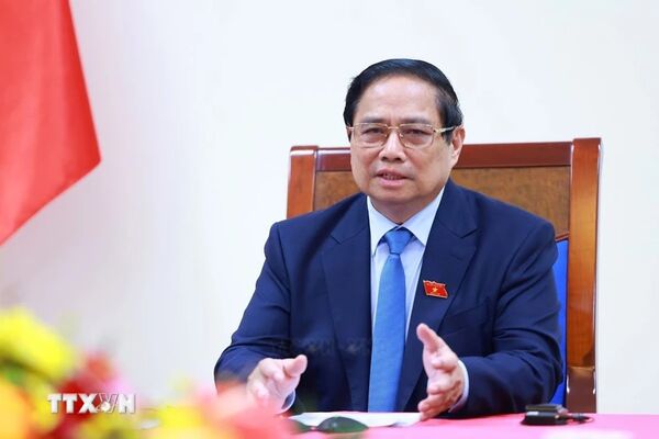 Vietnamese, Singaporean PMs discuss strengthening comprehensive strategic partnership