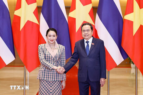 NA Chairman meets with visiting Thai Prime Minister