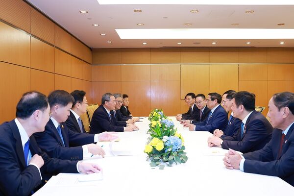 Government leaders of Vietnam, China hold talks inMalaysia