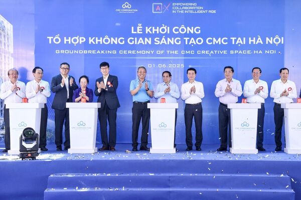PM celebrates groundbreaking of 300 mln USD tech hub in Hanoi