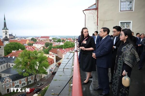 PM explores Estonia’s heritage, port innovation