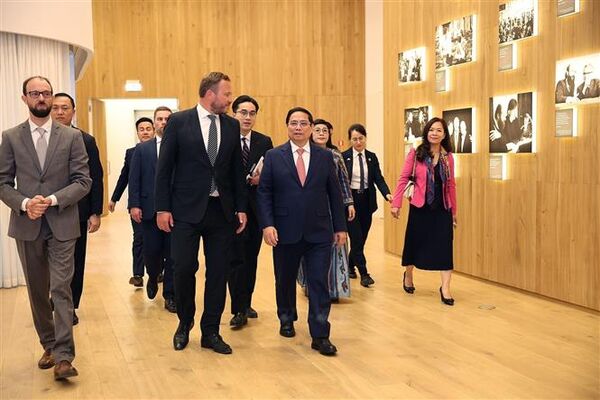 Vietnamese PM tours Estonia’s Arvo Pärt Centre