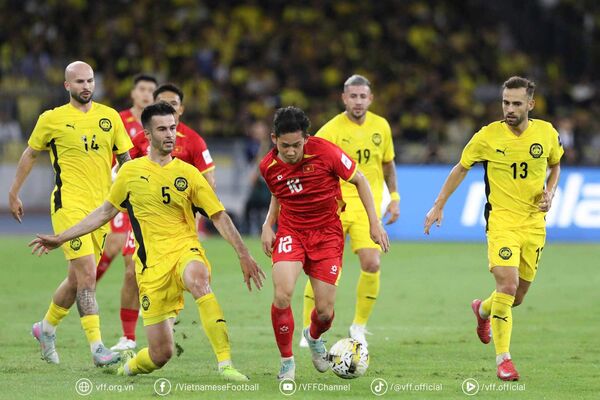 <b>Đội tuyển Việt Nam mất ngôi đầu bảng F vào tay Malaysia</b>