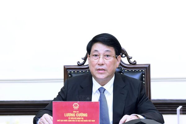 Vietnamese State leader holds phone talks with new Korean President