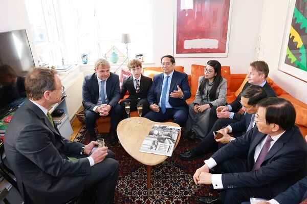 PM visits family of late Swedish PM Olof Palme