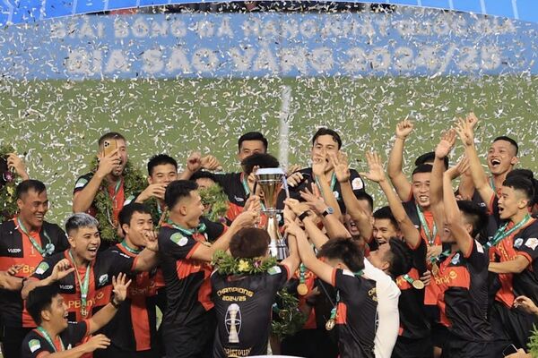 <b>Phù Đổng Ninh Bình vô địch giải Hạng Nhất, giành vé thăng hạng V-League</b>