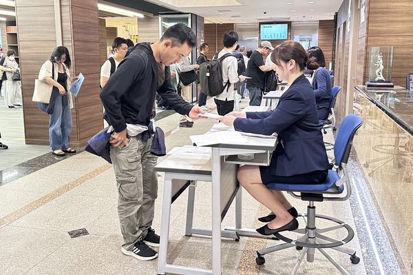 Japan holds first Vietnamese proficiency test at top level