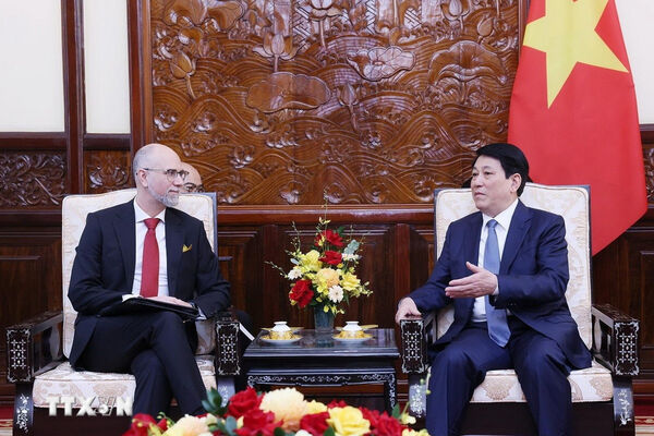 State President receives outgoing Canadian, Iranian ambassadors