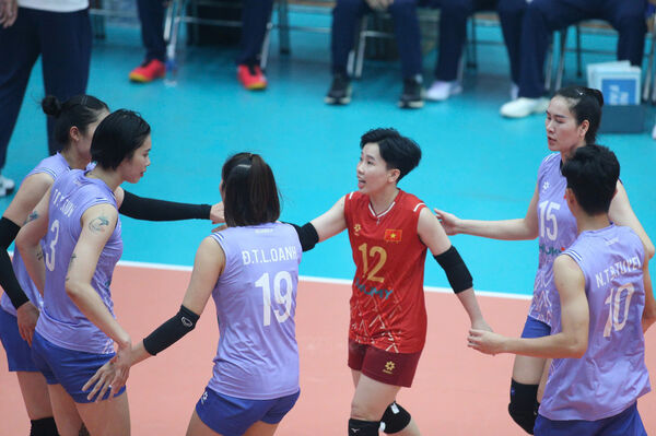 <b>Đội tuyển bóng chuyền nữ Việt Nam thắng thuyết phục Australia trong ngày ra quân VTV Cup 2025</b>