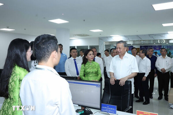 Party chief urges faster, better two-level local governance rollout