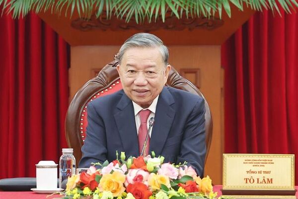 Vietnamese Party leader, US President talk bilateral ties, trade issues