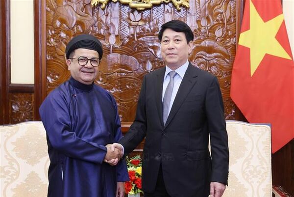 Outgoing Chilean Ambassador bids farewell to State President