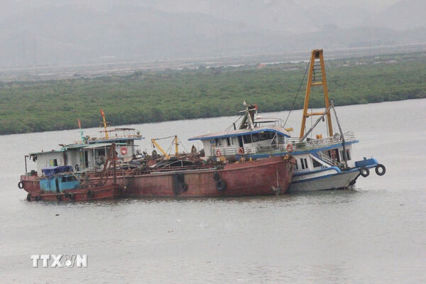 35 dead, four still missing after tourist boat capsizes in Ha Long Bay