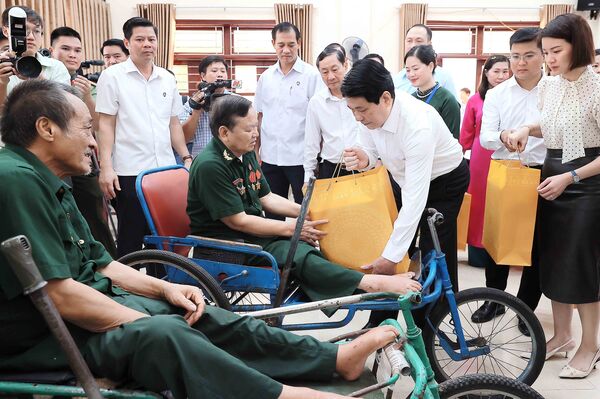 Preferential policies for national contributors a long-term task: State President