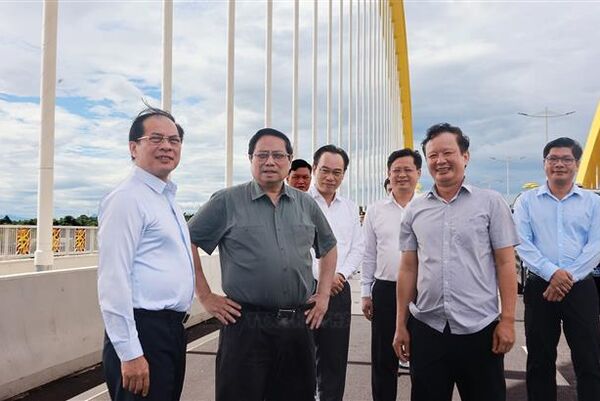 PM inspects key infrastructure projects in Hue