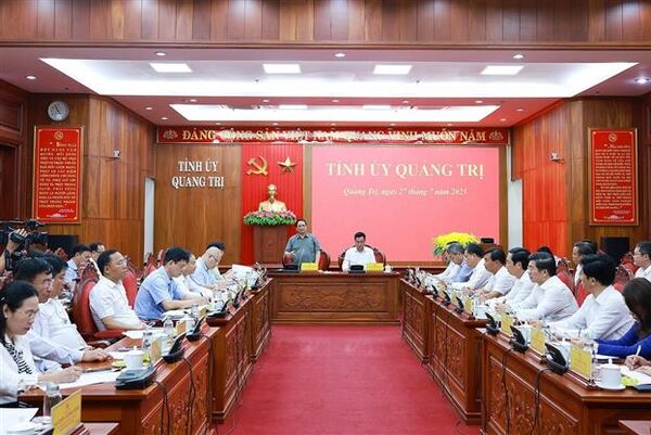 PM calls on Quang Tri to turn past pain into driving force for growth