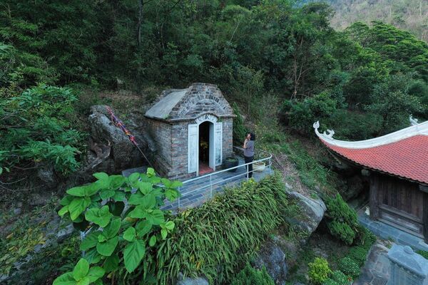 Ngoa Van – Sacred Buddhist site amid majestic mountains