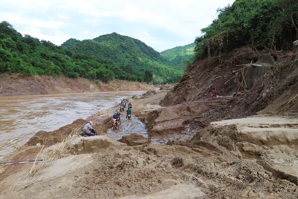 PM requests concerted efforts to overcome flood and landslide consequences