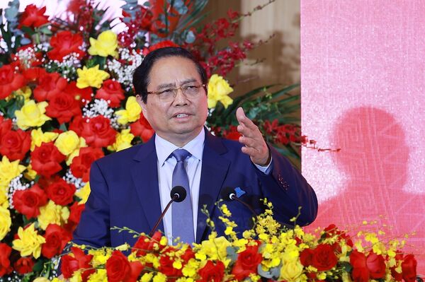 PM tasks EVN to meet power demands amid country's double-digit growth