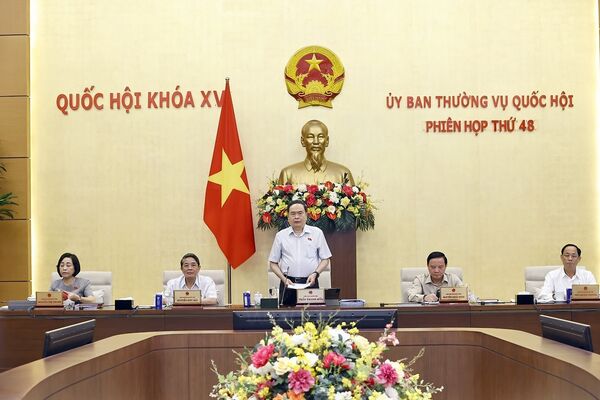 National Assembly Standing Committee opens 48th session