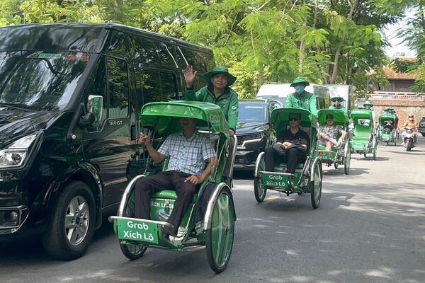 Hue launches Vietnam’s first ride-hailing cyclo service
